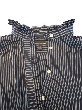 Banana Republic Petite Black White Striped Ruffle Neck Blouse Size S/P